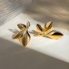 ELENYS Golden Bloom  pozlacené náušnice 18K žluté zlato