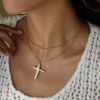 ELENYS Pearl Cross  pozlacený náhrdelník 18K žluté zlato